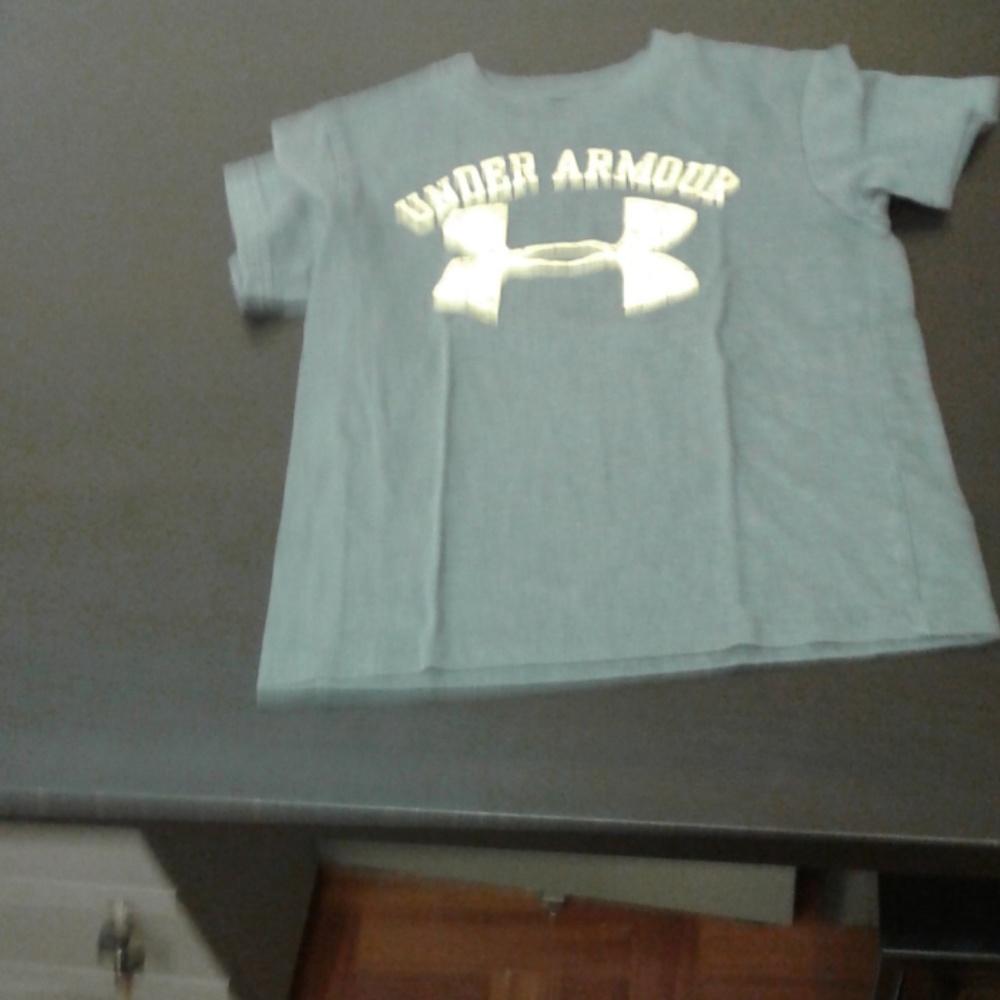 Under armour Boys t shirt